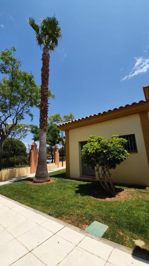 Villa De Ислантила Екстериор снимка